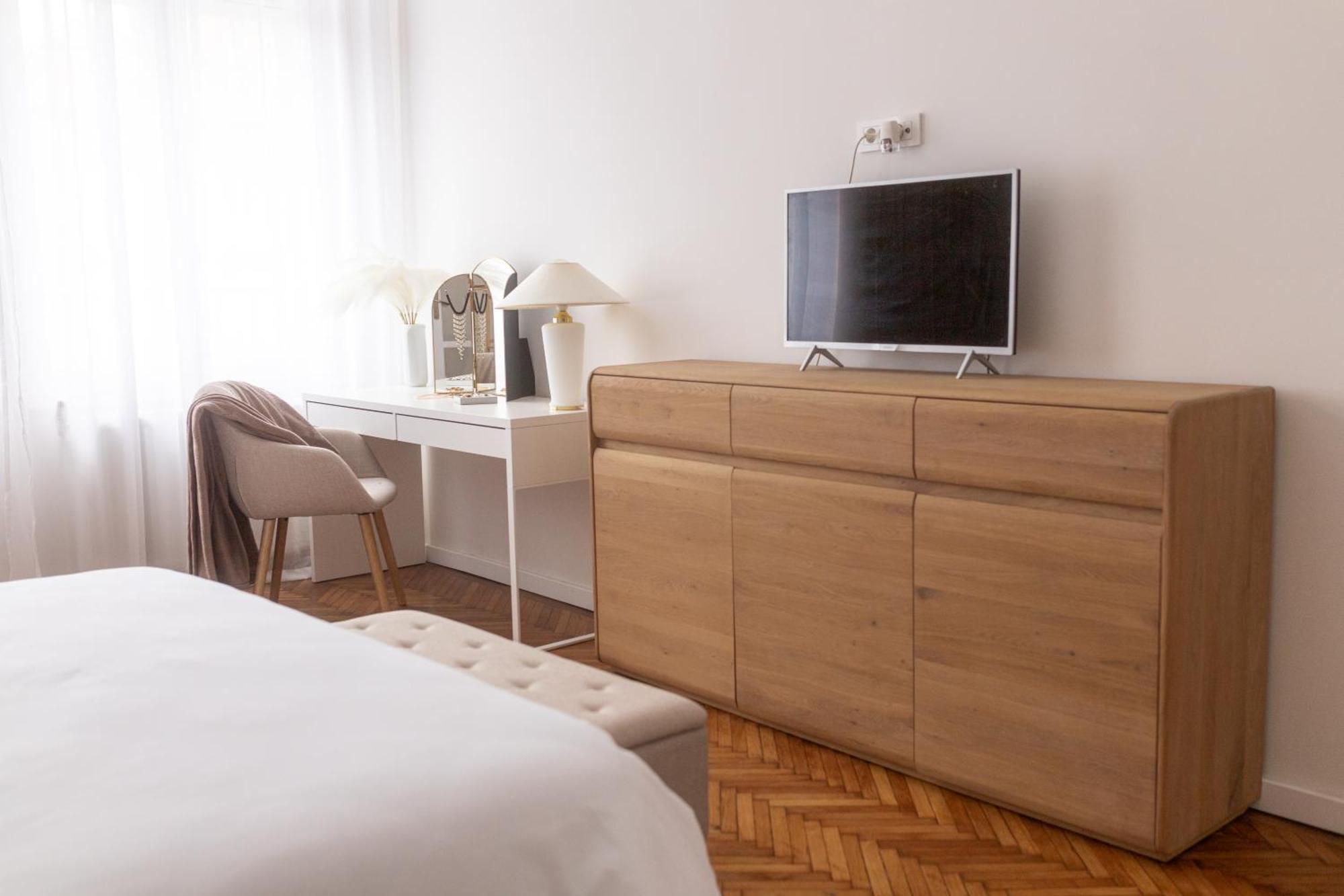 Bleyer Haus Central Apartment Oradea Exterior foto